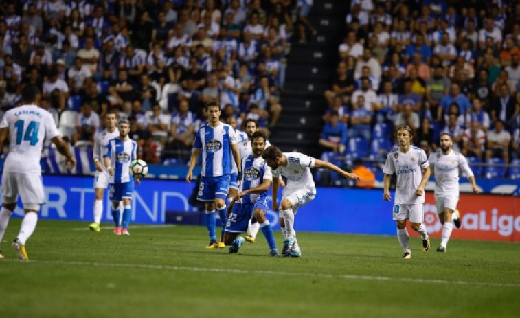 El Madrid golea a domicilio ante un Depor impreciso
