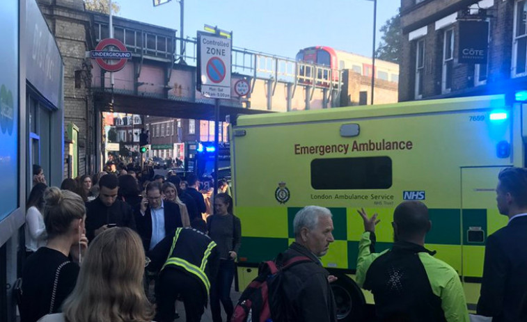 Una explosión en un vagón del metro de Londres deja varias personas heridas
