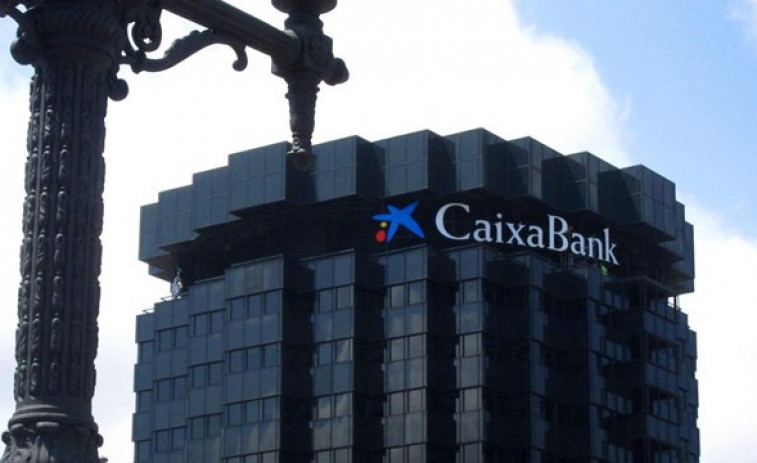 CaixaBank estudia este viernes el traslado de su sede social por el desafío independentista