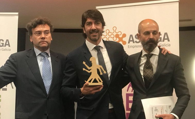 Asociación empresarial crítica con la Marea Atlántica premia a un diputado de C's