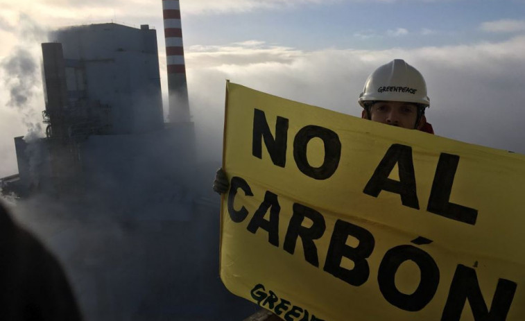 (VÍDEOS) Greenpeace toma la central de Meirama para reclamar el fin de las térmicas