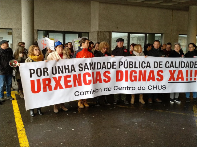 Protesta de trabajadores de Urgencias del CHUS.