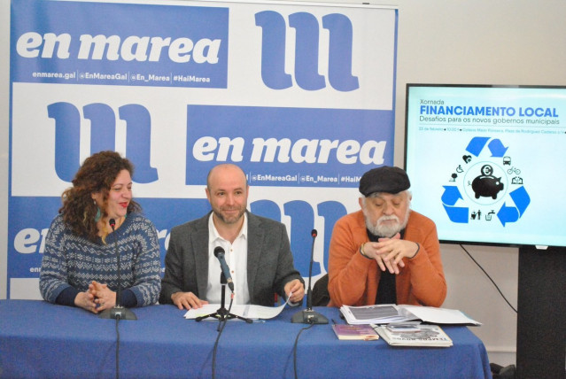 El portavoz de En Marea, Luís Villares, y Ana Seijas en la presentación de unas