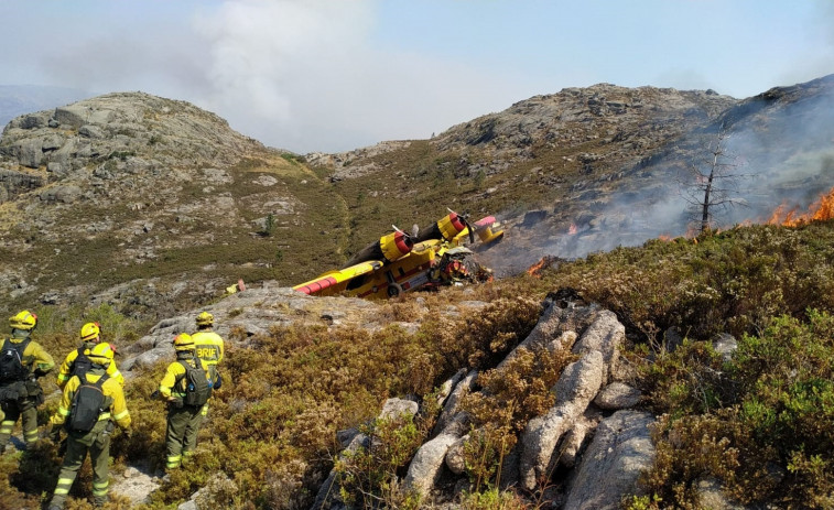 70 hectáreas quemadas ya en el fuego del Lobios en el que murió un tripulante de hidroavión