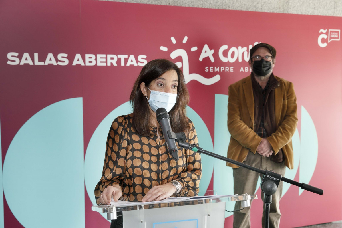 La alcaldesa de A Coruña, Inés Rey, presenta la iniciativa cultural 'Salas Abiertas'