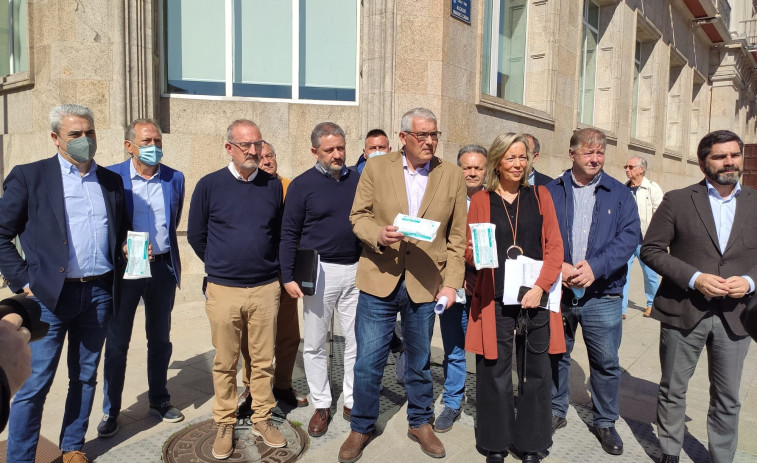 El PP critica que la Diputación de A Coruña reparta mascarillas con caducidad en junio y el PSOE replica que es mera intermediaria