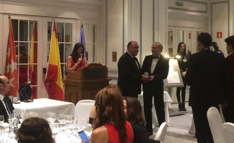 Dous peritos forenses galegos reciben a Medalla de Ouro Foro Europa 2001