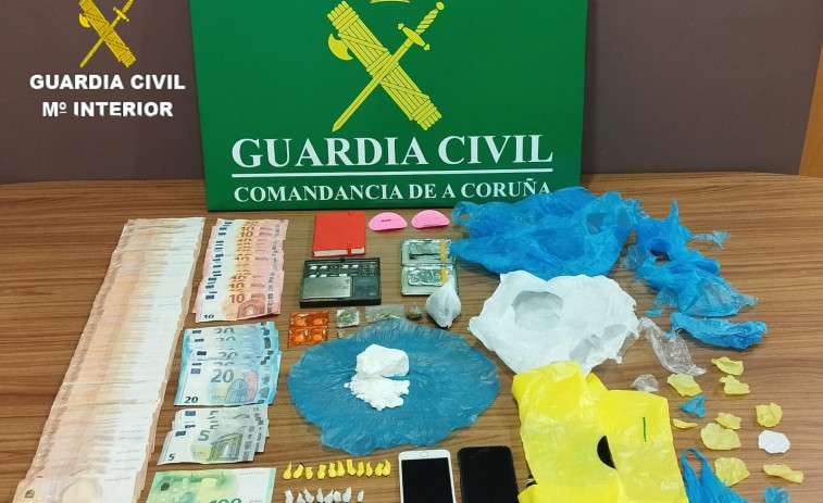 Dos detenidos por vender cocaína, heroína, marihuana y hachís durante las Festas da Guadalupe de Rianxo