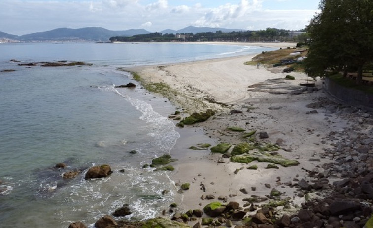 ¿Las peores playas de Galicia? Arenales de Vigo y Burela castigadas con banderas negras por su degradación