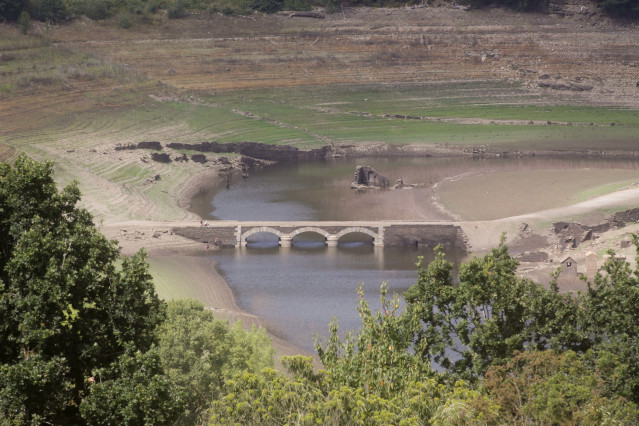 Embalse de Belesar en el Río Miño, a 3 de agosto de 2023, en Lugo