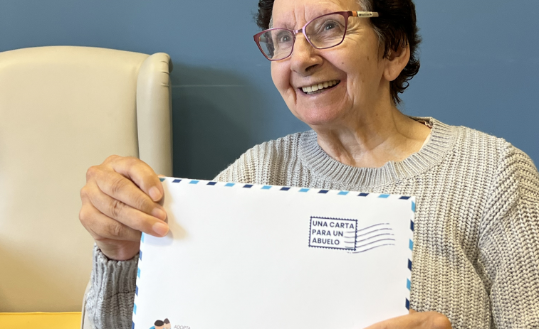 La campaña de ‘Adopta un abuelo’ lleva a las residencias de toda España cartas llenas de cariño