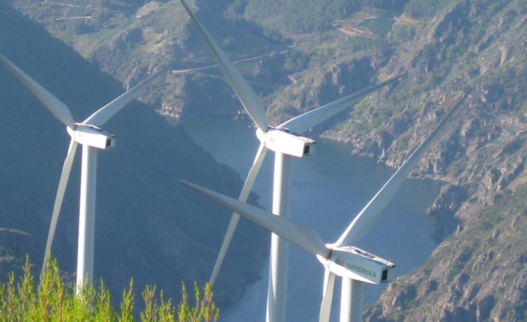 La primera Guía de Ecoturismo Eólico pone como ejemplo el parque eólico de Iberdrola en el Sil