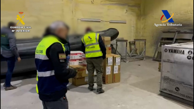 Imagen de un registro dentro de la operación 'Vodka' contra fabricantes de narcolanchas en Ourense y Pontevedra para grupos del Estrecho