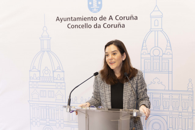 Archivo - La alcaldesa de A Coruña, Inés Rey, en rueda de prensa