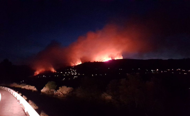 Los incendios forestales de Ourense calcinan cientos de hectáreas desde el domingo