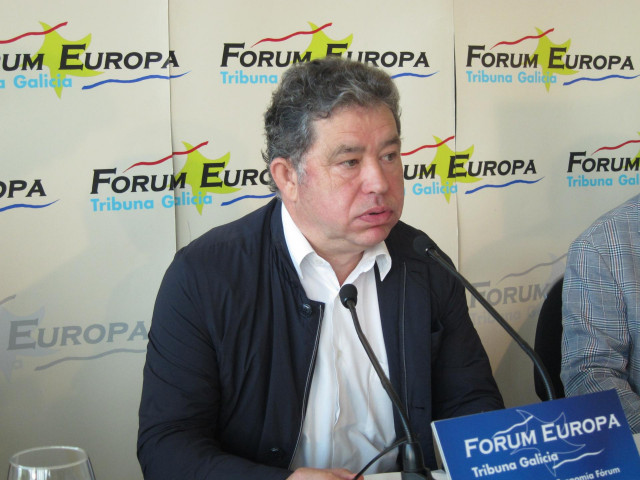 Fernández Lores en un desayuno coloquio de Forum Europa