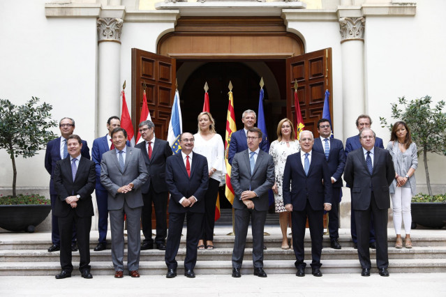Cumbre de los seis presidentes autonómicos en Zaragoza.