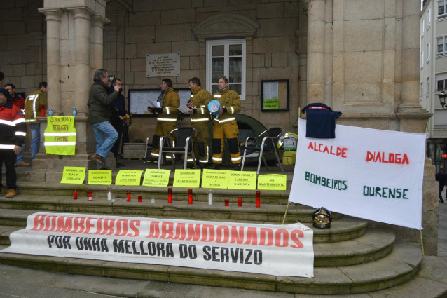 Bomberos en huelga en Ourense