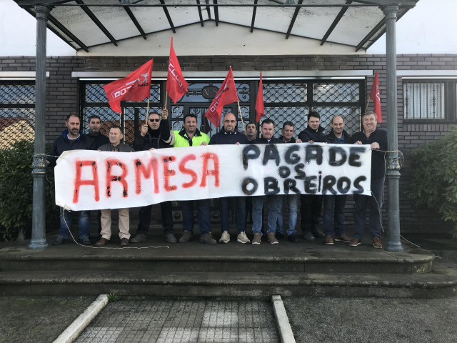 Trabajadores de Armesa protestan en Santiago contra  su despido