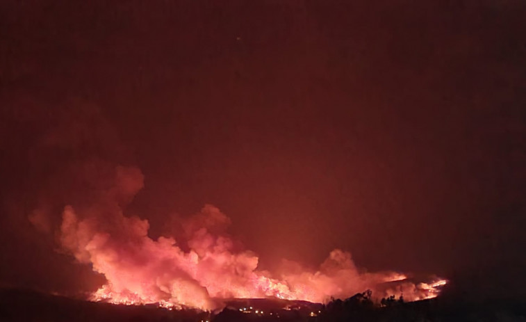 Vídeos incendios: 180 hectáreas quemadas en Salvaterra y 105 hectáreas en otro en Folgoso do Courel