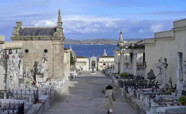 Los cementerios gallegos adelantan su hora de cierre por la borrasca Ciarán