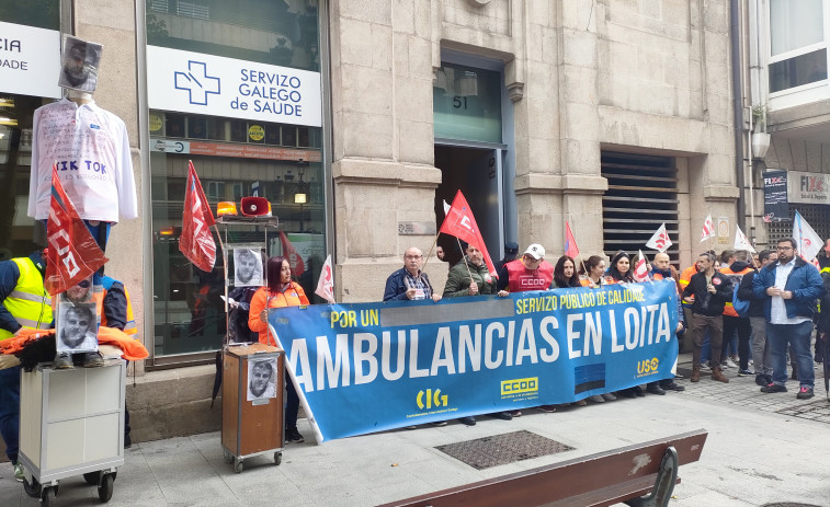 Trabajadores de Ambulancias do Atlántico toman las calles a la espera de que se intervenga a la concesionaria