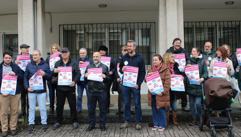 Representantes del BNG participan en Lugo en una caravana reivindicativa para demandar el arreglo de las carreteras lucenses.