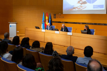 El conselleiro de Sanidade, Antonio Gómez Caamaño, el gerente de la ACIS, Antonio Fernández-Campa, y la jefa de 'Avalía-T', María José Faraldo.